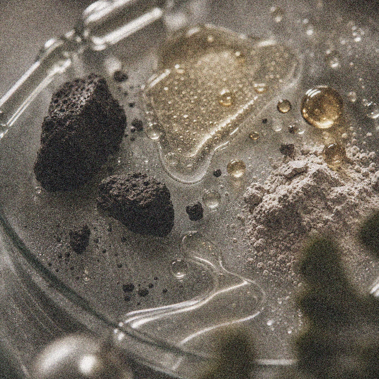 NEVARI Silica Volcanic Polish grainy scientific ingredient editorial image